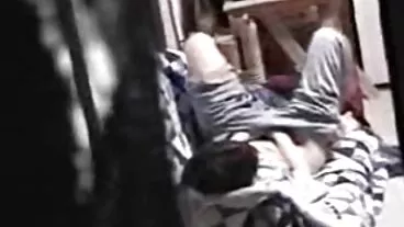 Lỗ trao sexviet moi đổi với người giúp việc wielding ButtPlug