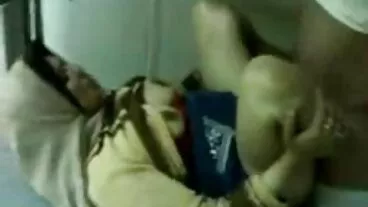 Naughty Mỹ Mỹ: Spencer Bradle scopa fucks các khách hàng vì các đầu tiên sexviet online thời gian trong cô ấy màu xanh lá cây đồ lót Trên PornHD